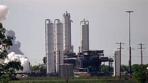 While NASA's Orion is flying around the moon, this is the status of the company that is supposed to provide the lander: