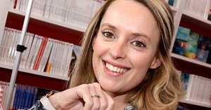 Aurélie Valognes se confie à "Femme Actuelle" à l'occasion de la sortie de son dernier roman : "La vie fait des cadeaux et elle m’a bien gâtée"