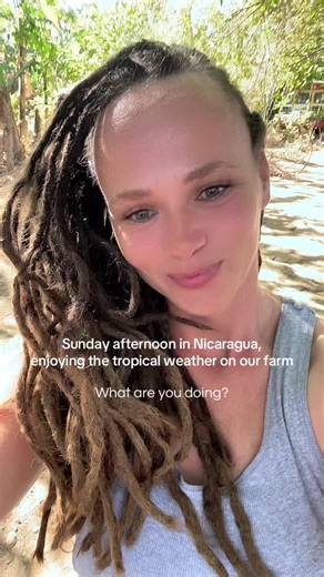 A Lot of people asked for more Conten in english or also spanish, let me know in the comments which Language you would prefare and from which Country You joining ♥️ #nicaragua🇳🇮 #nicaragua #tropical #dreadgirl #viral follow me for more on Instagram & YouTube @Raggapunzel int.cert. waterbirth expert & Mom of the Ocean Babies from Nicaragua ♥️🏝️🌊