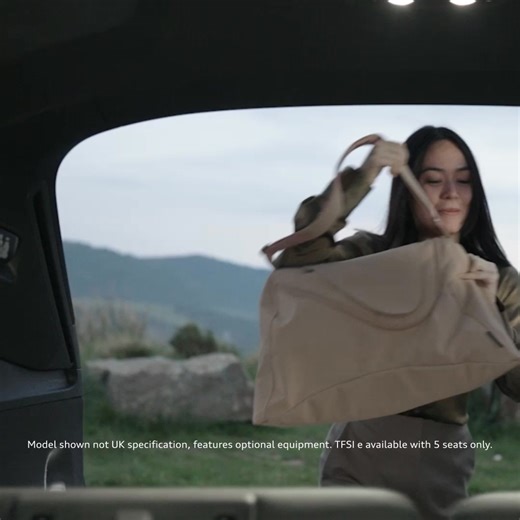 Family, friends or a five-a-side team: the Audi Q7 comfortably fits up to seven people. | Audi UK