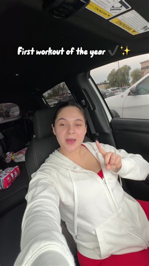 Soooo happy I got to start the first day of the year in a spin class! My spin instructor is amazing. Her lil words of encouragement are always so helpful! I definitely want to start to incorporate more health & wellness into my content this year. What do you wish you saw more of when it comes to health & wellness?! #lifestyle #healthymom #azmom #momsoftiktok #momswhoworkout