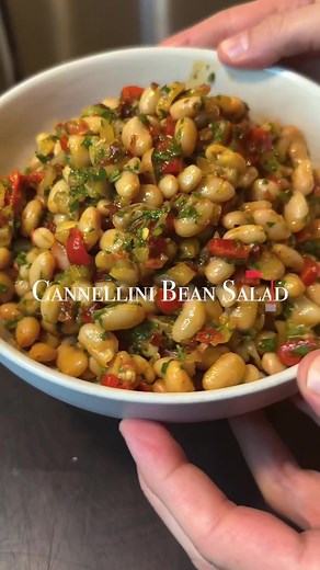 Delicious Cannellini Bean Salad Recipe for a Healthy Meal