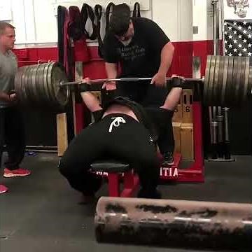 1000 lbs bench press