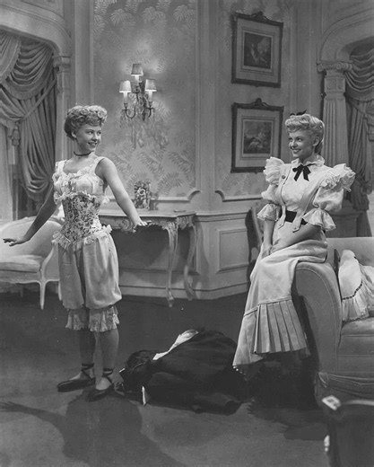 Three Little Girls in Blue (1946) | ČSFD.sk