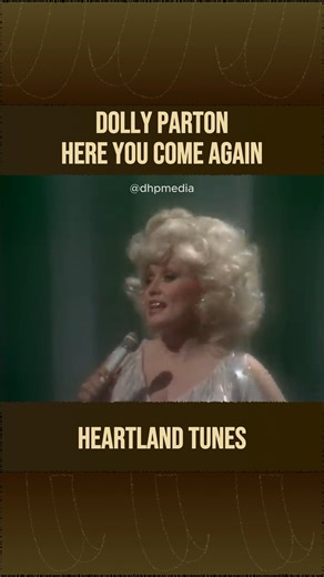 Here You Come Again – Dolly Parton...🎧 Tap to hear full song: https://bestoldsongs.timelesstracks.org/here-you-come-again-dolly-parton/?utm_source=facebook&utm_medium=hreel&utm_campaign=bestoldsongsforeveryone | Best Old Songs For Everyone
