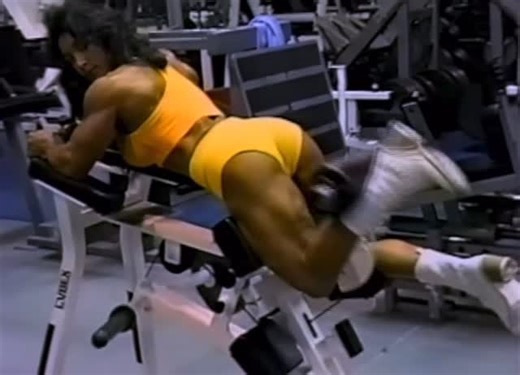 Iron Women History ⭐️ on Instagram: "Denise Masino ✨ #oldschoolbodybuilding#goldenerabodybuilding#classicbodybuilding#90smuscle#90sbodybuilding#gym#bodybuilding#pumpingiron#pumpingiron2#womenwholift#womensbodybuilding#femalebodybuilding#themothersofiron#thegrandmothersofiron#retro#retromuscle#weightlifting#womensweightlifting#babeswithbiceps#biceps#quads#delts#veins#denisemasino"