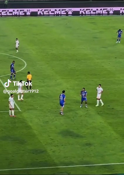 Momen terjadi sedikit perselisihan antara Tom Haye dan Beckham Putra🤭,haduhh ada ada aja proff😂 #persibbandung #persib #tomhaye #beckhamputra #foryou