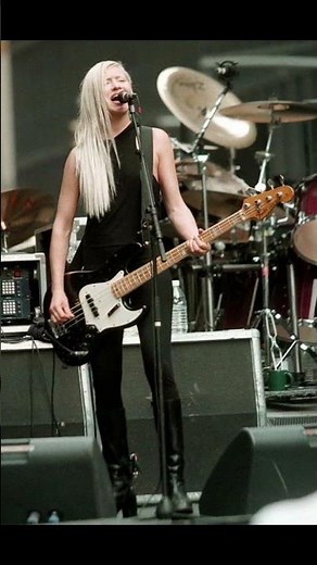 Rock Muses: D'Arcy Wretzky (former bassist of the Smashing Pumpkins)