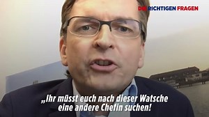 Eine „fast-weg-Kanzlerin mit einem AfD-blauen Auge“, so nennt Moderator Claus Strunz Kanzlerin Angela Merkel. | BILD Video