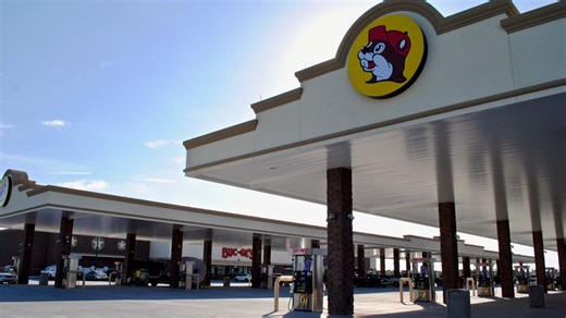 Virginia celebrates grand opening of first Buc-ee's location