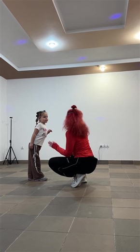 Відео користувача dari.dance.studio (@dari.dance.studio_) з композицією «оригинальный звук - dari.dance.studio»