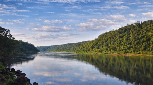 What makes the Paraná River special?