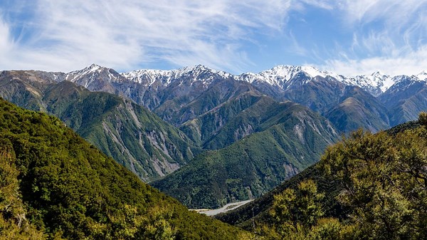 5 Eco-First Countries and 4 That Are Falling Short