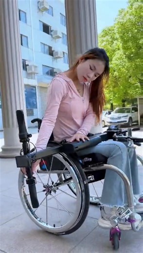 Q11 mini wheelchair trailer, 250W motor, 36V5Ah lithium battery, net weight 9kg, eaay folding, legally borading on plan and meet requirement of ICAO. | Yunduan Mobility Limited