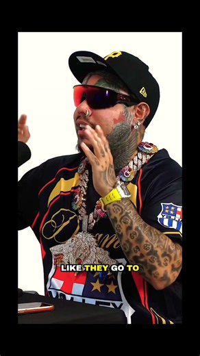 6ix9ine talks about his time in chicago.
