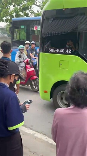Bro Thought the Bus Was the Independence Palace Gate