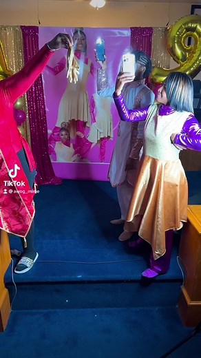 Bless Me ! W/ @Ariana Pace Anointed @Maleka @Tatyana 💚🔥🙏🏽 #flashlightchallenge #fyp #foryoupage #blessme #kirkfranklin #christiantiktok #churchyyy #holy19 #viral #fypシ #mime #praisedance