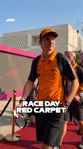 Rolling out the red carpet in Qatar 😍 | F1