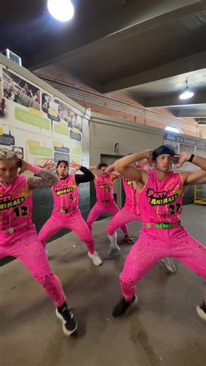 Guess who’s back😎🎉 @Noah Fisher @Jake Lialios @brethelton10 @Riyan Rodriguez #dance #bananaball #pink