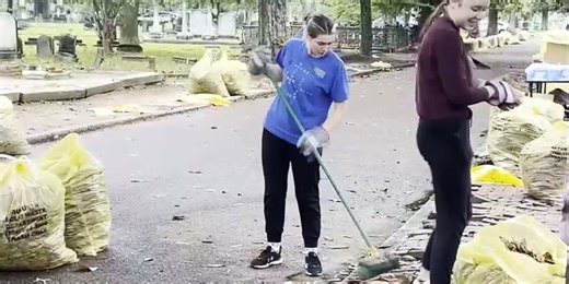 Volunteers help clean up Magnolia Cemetery in Augusta