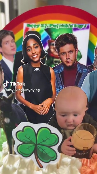 St Paddy’s day cake 🇮🇪🍀🧑🏻‍🦰 I love Ireland #irishpride #ayoedebiri #crushcake #niallhoran #jamiedornan #andrewscott #fleabag #ireland #ireland🇨🇮 #irelandtiktok #cillianmurphy #derry #dublin #belfast #colinfarrell #thebansheesofinisherin #sineadoconnor #barrykeoghan #hozier #saoirseronan #rtgame #paulmescal #delusional #leprechaun #barackobama @regina