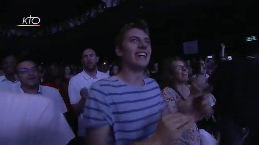 #PauseMusicale 🎶| Aujourd'hui, "Nous dansons" avec Glorious 🙌 Une performance enregistrée lors des Angels Music Awards de 2017 à l'Olympia ! | KTO Télévision Catholique