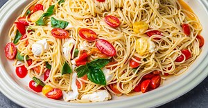 Easy Caprese Pasta