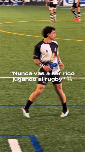 Juan Eusebio Gomez Artal | Hay veces que me olvido que además de jugar, estos son los momentos que más hay que disfrutar. Cambiando de camisetas, pero el hacer... | Instagram