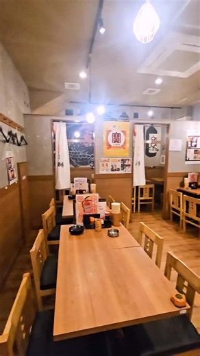 鳥道酒場 赤羽店 on Instagram: "【赤羽駅徒歩1分!!】 大山鶏焼き鳥100円焼鳥◆高コスパの個室席完備居酒屋◎24時間営業! 〜鳥道酒場赤羽店〜 完全個室席！ 24時間営業！！ 自慢の地鶏の手羽先をジューシーな唐揚げに✨ 「1億人の大質問！？笑ってコラえて！」で紹介！ 24時間営業「大山鶏」「京紅地鶏」 ◆大人気定番鍋も楽しめる♪ ◆単品飲み放題 2,000円→1,628円！アサヒスーパードライも飲み放題！ --------------------------------------------------- 営業時間 【24時間営業】 東京都北区赤羽1-13-6 丸玉ビル 1F ~予約は以下まで!!~ ℡ 050-3613-0725 --------------------------------------------------- #赤羽グルメ #赤羽居酒屋 #赤羽ディナー #赤羽昼飲み #赤羽飲み #鳥道酒場赤羽店 #鳥道酒場_赤羽店 #焼き鳥 #コスパ最高 #せんべろ"