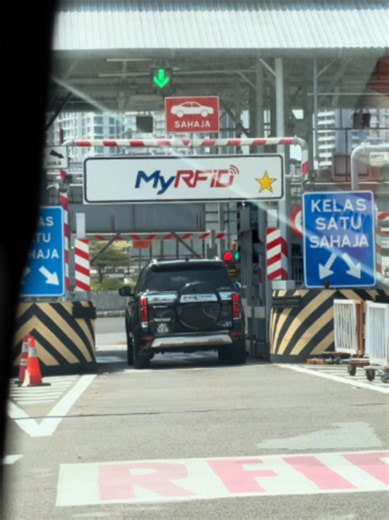 ANPR or RFID or both? Which technology is better suited for barrier-free Multi-Lane Fast Flow tolling? Here's what TNG has to say. #tng #tngrfid #rfid #titanflow #anpr