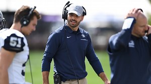 QB Santos, who haunted Blue Hens, returns as New Hampshire coach