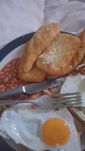 Theres mornings like this where I just wanna lay tf in bed and be catered. Im looking at my babys trying to telepathically send the message but they too focused on my Valentine chocolates 🙄 and im not about to trade them for breaky just to end up with two hyped up kids acting feral. So im laying there visualising my imaginary cooked breakfast when I get a pm from my Moko Nephew… “Hi Aunty im outside using your wifi.” I said well come inside then.😂 He walks in, I say cook us breaky hun. He goes