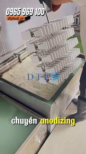 ⚡ Nâng cấp dây chuyền anodizing với bộ gá Titanium chuyên dụng! Titanium Anodising Fixtures & Racks – giải pháp dẫn điện ổn định, chống ăn mòn tuyệt đối và cho lớp anod đẹp – đồng nhất hơn. DTP TECH nhận gia công theo yêu cầu, đảm bảo độ bền và hiệu suất tối ưu cho mọi bể xử lý. 🔩 Vật liệu Titan – Bền hơn. Hiệu quả hơn. Tiết kiệm hơn. 📲 Hotline/Zalo: 0938 266 100 - 0965 969 100 🏢 CÔNG TY CỔ PHẦN KỸ THUẬT CÔNG NGHỆ DTP 📍 Địa chỉ: 759/7A Hương Lộ 2, Khu Phố 2, Phường Bình Trị Đông, TP. Hồ Chí 