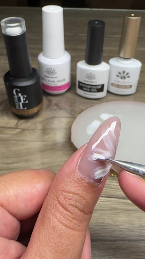 Flower nail art tutorial 🌸#gnails #nailtechtarlac #nailinspo #simplenailinspo #nailtechcheck #nailsdesignideas #reflectiveglitter #flowernailsart #bornpretty #nailarttutorials