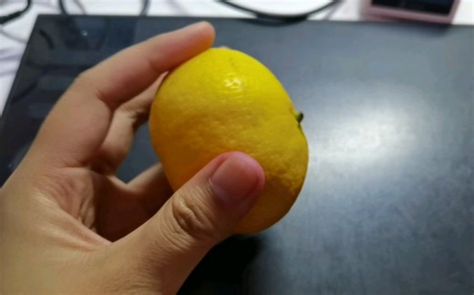 通俗易懂解释睫状肌收缩时，悬韧带松弛，晶状体变凸