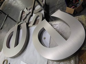 [Hot Item] Outdoor Waterproof Shop Front Store Name Signage Channel Letter Sign