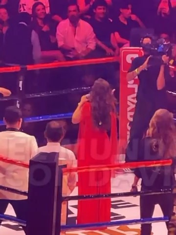 ¡PIEL DE GALLINA! 🇲🇽 Elaine Haro conmueve con su interpretación del Himno Nacional Mexicano #ElaineHaro #HimnoNacionalMexicano #Mexico #SimbolosPatrios #OrgulloMexicano #VivaMexico #FervorPatrio #TalentoMexicano #CeremoniaCivil #alanmorales #cantante #famosas2026 #LCDLFMX #elmundocondavid #boxeo #ringroyalmonterrey #ponchodenigris #AldoDeNigris #Abelito #JulioCesarChavez #AlfredoAdame #elcasafantasmas