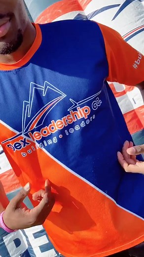 APEX FUN RUN: Join Epic Em and Wendeezy!