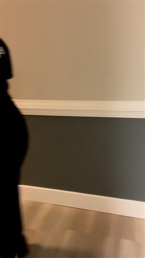 Diana is a massage therapist at my girlfriend’s spa, and when I walked into the grand opening, she immediately noticed my bag. 👀 She recognized the patches right away because she’s been seeing the balance test videos all over the internet and all over social media — and she wanted to experience it for herself to see if it really works. Because curiosity is normal… but the EXPERIENCE will always speak for itself. If you’re ready to get your experience, comment “EXPERIENCE” below or DM me — and I