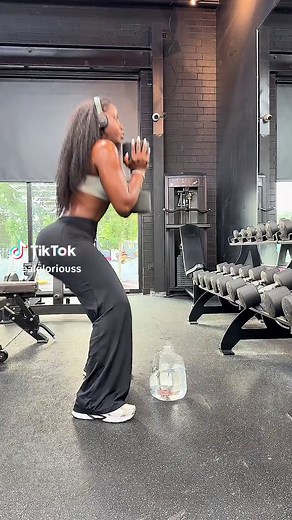 Stop skipping goblet squats. You’re missing a snatched lower body. Glutes, quads, core—all in one move. Builds a round booty. Shapes your thighs. Fixes your squat form. Keeps your posture right. Snatches your waist too. Do these. Get right. #fyp #fitness #workout #gymtok #glutes