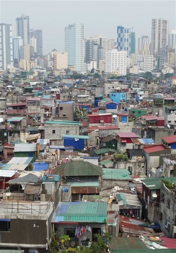 Aerial Tour of Slums in the Philippines
