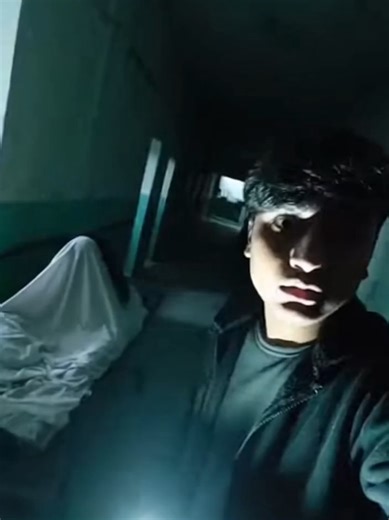 Exploring an Abandoned Hospital: A Creepy Vlog Experience