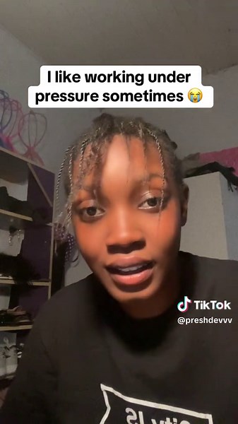 Is it weird that I like working under pressure 😭🤣 #frontend #coding #Tech #workingunderpressure