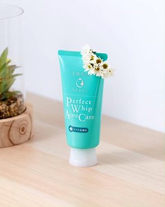[NEW] Senka Perfect Whip Acne Care is here to help you combat with breakouts! It is infused with Kyoto chamomile extract & Salicylic acid to clear acne troubles and leaving it soft & moisturized with White Cocoon Essence & Double Hyaluronic Acids. Get Clear, Purified, Healthy and Extra Bouncy Bare Skin today with Senka! Available now at Watsons, Guardian, Aeon Wellness or Online: https://bit.ly/2m03JCV | Senka Malaysia