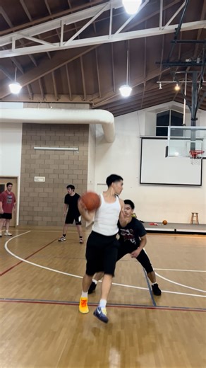 MattyC on Instagram: "here i come @creativehoopsession getting my reps in 🔋🕺"