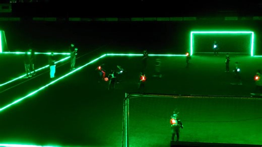 Vanavond is het dan zover. Het sportpark van MMC Weert is omgetoverd tot een unieke LED omgeving vol partijtjes en uitdagingen. Hier alvast een korte impressie. Maar kijk ook uit naar de foto's en filmpjes die binnenkort nog zullen volgen! | MMC Weert