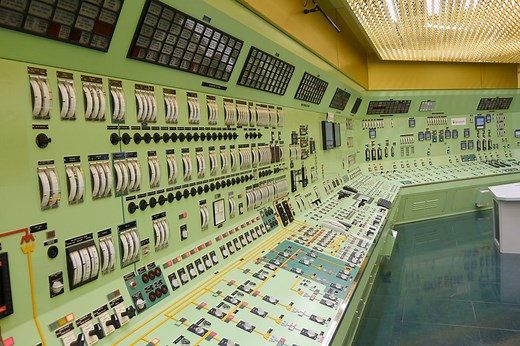 Esta es la sala de control de una central nuclear por dentro y así es como los operadores mantienen la fisión nuclear bajo control