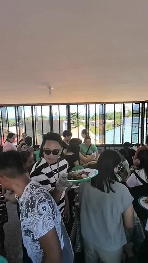 Ganap kahapon sa cemetery. Saya😊💖💖naming pamilya♥️ parang nasa bahay lang kami. Please watch the full video. Thanks😊 #familyislove #highlights sana palagi lang ganito kami masaya🙏 Sana malusaw ang bagyo di na mag landfall🙏🙏🙏 be safe everyone❤️ | Jean Saquilon Flores