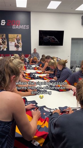 our crowies will NOT be reined in 🎶 #afl #adelaidecrows #oliviadean