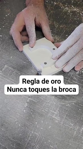 Broca ó fresa con balero de 3/8 y poderoso router de 25mil rpm es la herramienta ideal para cualquier proyecto de corte manual 👌 #reelschallengereelschallenge #ContenidoGratis #3d #paraguay #Perú #todoelmundo #vietnam #usa #argentina #españa | Silver Rotulaciones